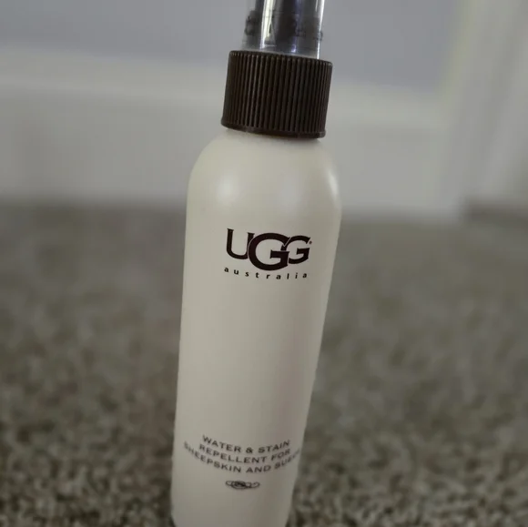 Uggs Women's Tan Suede Boots - Picture 9 of 9